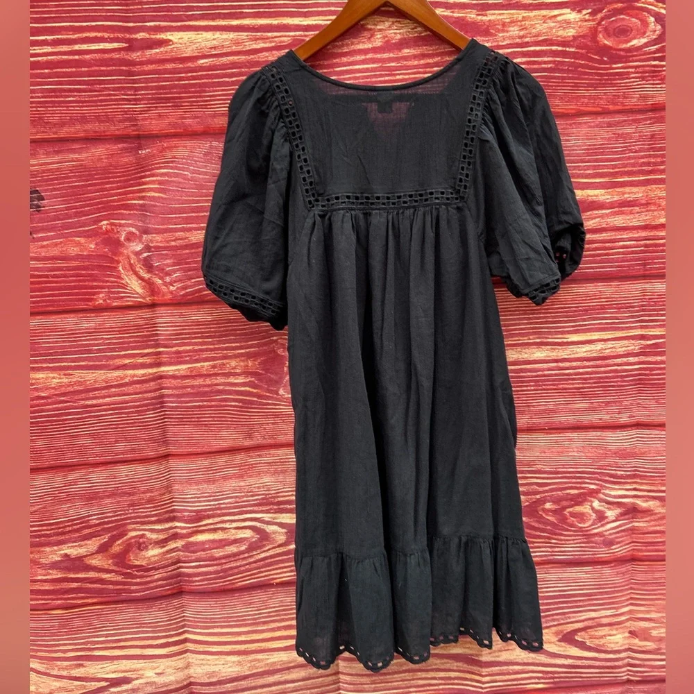 Old Navy size M Black puff sleeve peasant dress crochet accent